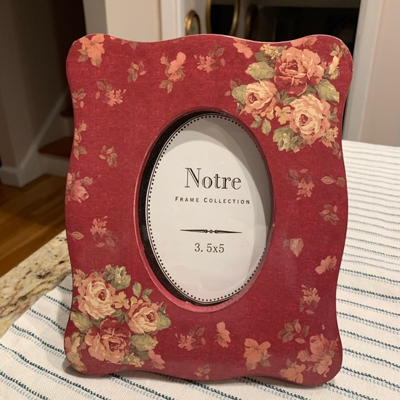 Other - Vintage Floral design Picture Frame
